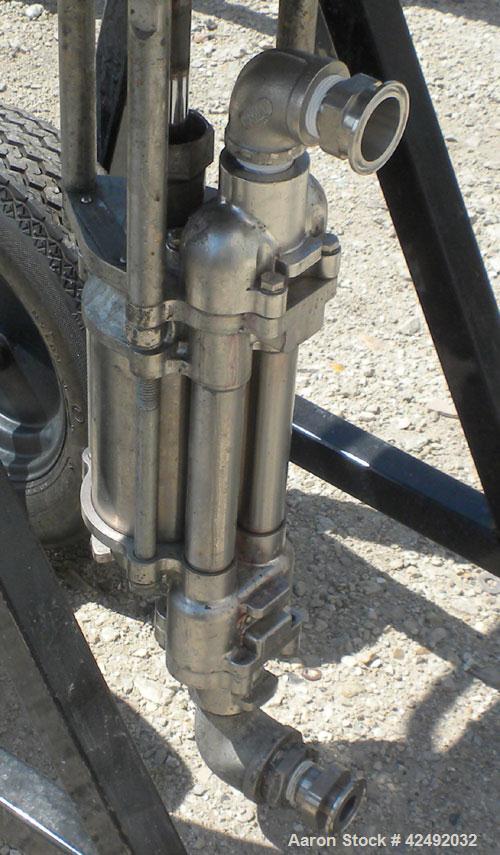 Used Graco Air Operated Bulldog High-Flo Circulation Pump, Part #220578, Series I02C, 304 Stainless Steel. Rated 24 gallons per minute (91 liters), ratio 4 to 1. Maximum air working pressure 100 psi,...