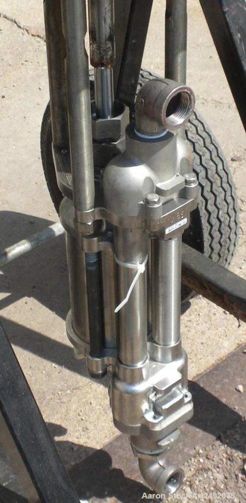 Used Graco Air Operated Bulldog High-Flo Circulation Pump, Part #220578, Series K02C, 304 Stainless Steel. Rated 24 gallons per minute (91 liters), ratio 4 to 1. Maximum air working pressure 100 psi,...