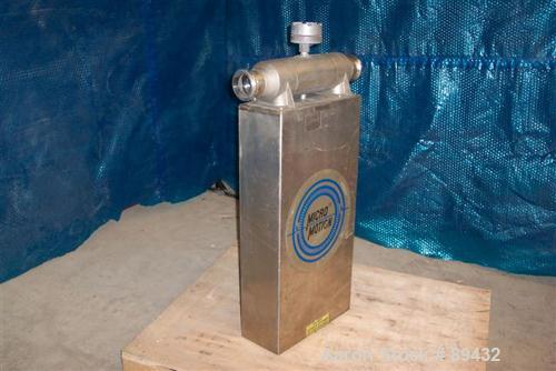 USED: Micro Motion flow meter, model DS300S161, stainless steelproduct contact areas. Flow cal 477.945.13, dens flow 09546133214.44.Rated volume 0 to 839 gallons per minute, mass 0 to 7,000 pounds pe...