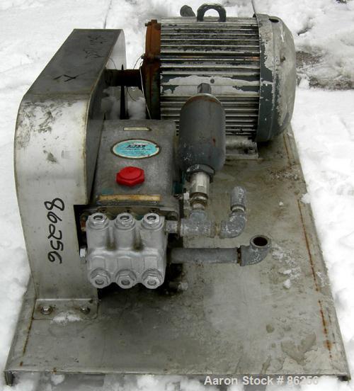 USED Cat Triplex Piston Pump, Model 1050, 316 St