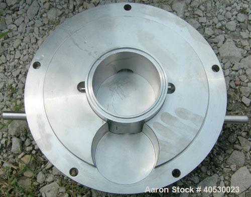 Used Sine Rotary Positive Displacement Pump, Model MR135-NNTC, 316 stainless steel. 3" tri clamp inlet/outlet. (1) Single rotor, approximately 138 gallons per minute, .23 gallons per revolution, maxi...