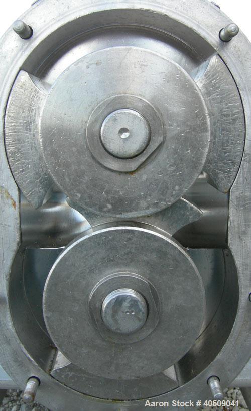 Used Waukesha Rotary Positive Displacement Pump, Model 220, 316 stainless steel. Approximate capacity 260 gallons per minute, .50 gallon displacement per revolution. 3 7/8" tri clamp inlet/outlet. Dr...