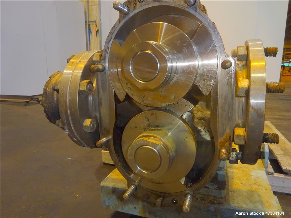Used Waukesha Rotary Positive Displacement Pump, Model 320, 316 Stainless Steel. Approximately 450 gallons per minute at 200 psi at 600 rpm capacity, (0.754) gallon displacement per revolution. 6" In...