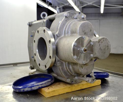 Unused- Waukesha Universal Industrial Rotary Positive Displacement Pump Head Only, Model 5080, 316 Stainless Steel. Approximately 450 gallons per minute at 200 psi at 600 rpm.  0.75 Gallons displacem...