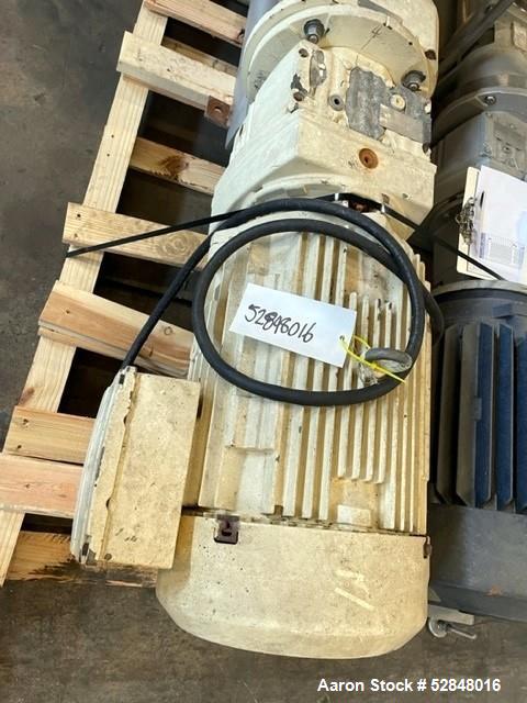 Used Seepex Progressive Cavity Pump, Model BT 35-12, 316 Stainless Steel. Flow rate 90 - 100 gpm at 250 psi. Hopper approximate 650mm x 370mm. 1-1/2" Tri-clamp CIP connection. 4" Tri-clamp discharge ...