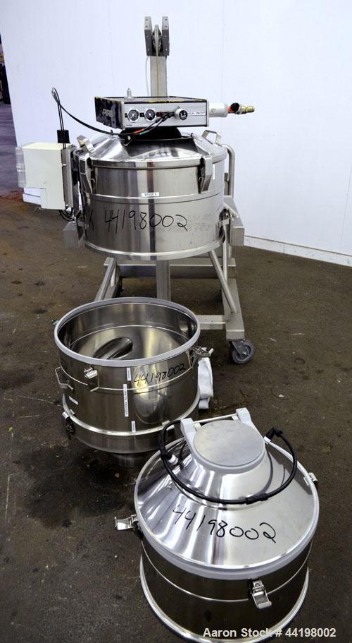 Used PIAB Vacuum conveying system consisting of: (1) PIAB Air Driven Maxi Vacuum Pump, Model MLL800 MKI, approximate 119 SCFM. Includes a 316 stainless steel filter unit with a model VCC-PA controlle...