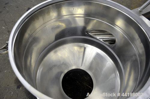 Used PIAB Vacuum conveying system consisting of: (1) PIAB Air Driven Maxi Vacuum Pump, Model MLL800 MKI, approximate 119 SCFM. Includes a 316 stainless steel filter unit with a model VCC-PA controlle...