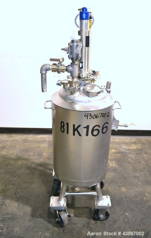 Used Alloy Products Reactor, 10 Gallon, Hastelloy C-22, Vertical. Approximately 12’’ diameter x 21’’ straight side, dished top and bottom. Internal rated 125 psi at -20 to 300 degrees F, 304 dimple j...
