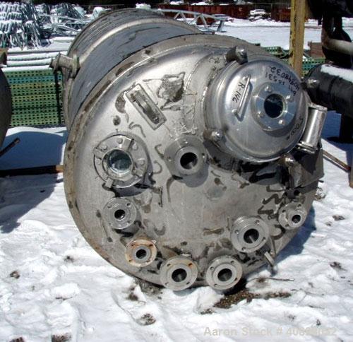 Used Apache Reactor Body, 1000 gallon, Hastelloy C276, vertical. 51'' diameter x 108'' straight side. Dished top and bottom. Internal rated 75 psi and full vacuum at 450 F. 304L stainless steel 1/2 p...