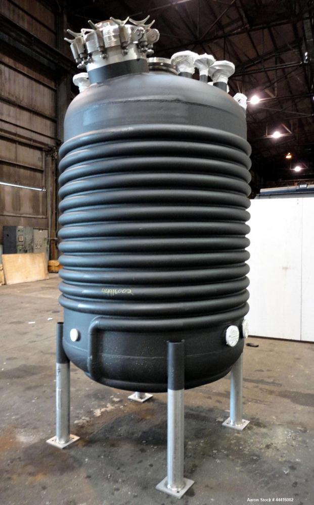 Unused- Holloway America Reactor, 1000 Gallon, Hastelloy C-276, Vertical. Approximate 62” Diameter x 70” straight side, dished top and bottom. Internal rated 60 psi at -76 to 500 degrees F, 304L Stai...