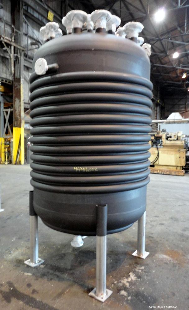 Unused- Holloway America Reactor, 1000 Gallon, Hastelloy C-276, Vertical. Approximate 62” Diameter x 70” straight side, dished top and bottom. Internal rated 60 psi at -76 to 500 degrees F, 304L Stai...