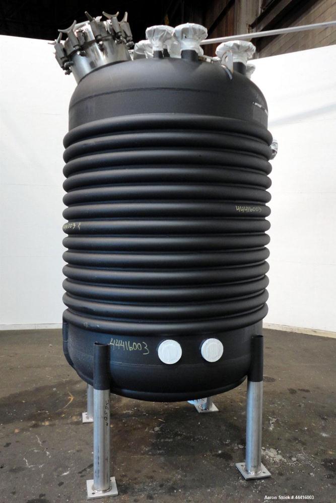 Unused- Holloway America Reactor, 1000 Gallon, Hastelloy C-276, Vertical. Approximate 62” Diameter x 70” straight side, dished top and bottom. Internal rated 60 psi at -76 to 500 degrees F, 304L Stai...