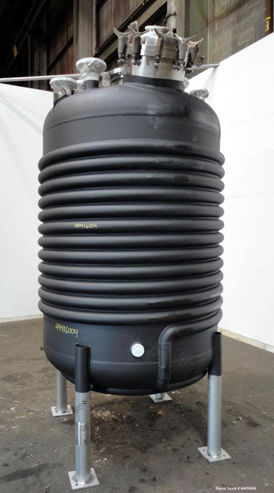 Unused- Holloway America Reactor, 1000 Gallon, Hastelloy C-276, Vertical. Approximate 62” Diameter x 70” straight side, dished top and bottom. Internal rated 60 psi at -76 to 500 degrees F, 304L Stai...