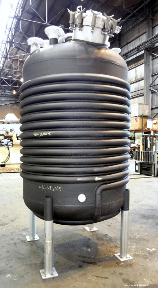 Unused- Holloway America Reactor, 1000 Gallon, Hastelloy C-276, Vertical. Approximate 62” Diameter x 70” straight side, dished top and bottom. Internal rated 60 psi at -76 to 500 degrees F, 304L Stai...