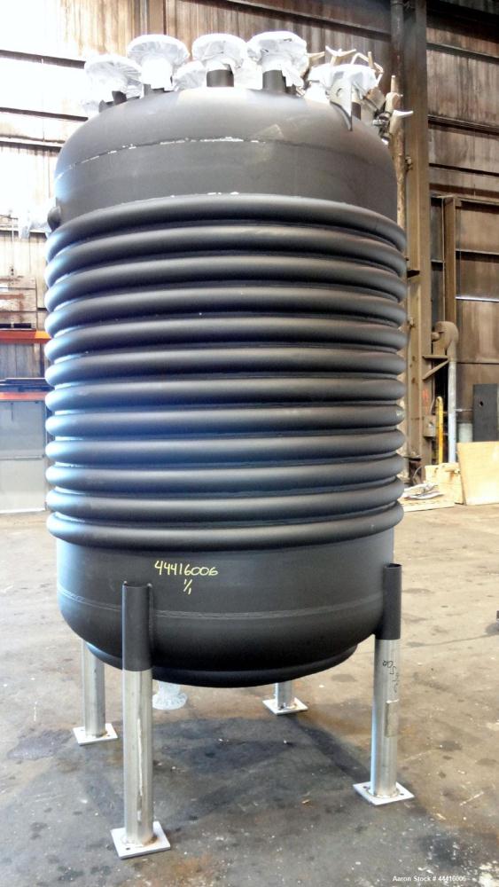Unused- Holloway America Reactor, 1000 Gallon, Hastelloy C-276, Vertical. Approximate 62” Diameter x 70” straight side, dished top and bottom. Internal rated 60 psi at -76 to 500 degrees F, 304L Stai...