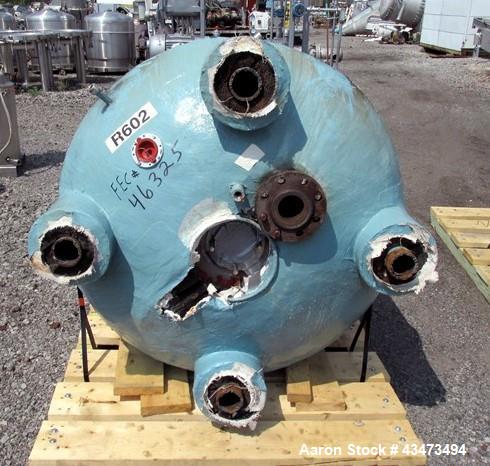 Used Pfaudler Reactor, 200 Gallon, Hastelloy C276, Vertical. Approximately 39" diameter x 31" straight side, semi elliptical top and bottom. Internal rated 75 psi & Full Vacuum at 450 degrees F. 3" H...