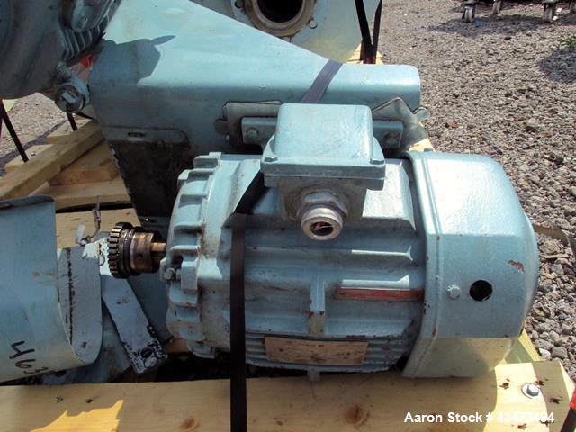 Used Pfaudler Reactor, 200 Gallon, Hastelloy C276, Vertical. Approximately 39" diameter x 31" straight side, semi elliptical top and bottom. Internal rated 75 psi & Full Vacuum at 450 degrees F. 3" H...