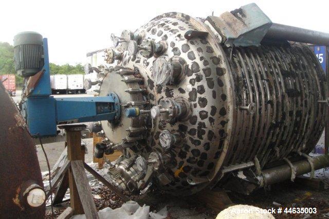 Used Stainless Fabrication Reactor, 3000 Gallons, Hastelloy.  Internal rated Full Vacuum/100 psi at 500 degrees F, jacket rated Full Vacuum/90 psi at 500 degrees F.  National Board #1014, serial #452...