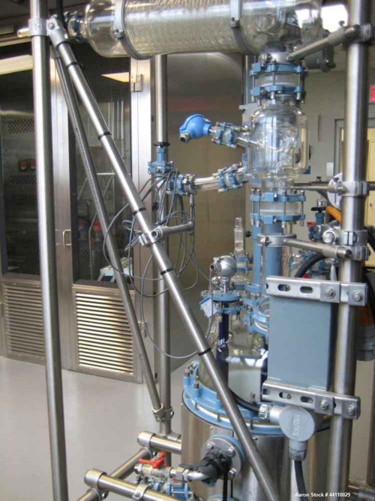Used Buchi Glass Reactor, 30 Liter (7.9 Gallon). Internal rated +0.5/-1.0 bar at +200/-50 degrees C, jacket rated +10/-1.0 bar at +200/-60 degrees C. Bolted glass dished top, welded glass-lined (whit...