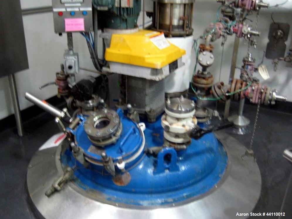 Used DeDietrich Glass Lined Reactor, 300 Gallon. Internal rated 100 psi & Full Vacuum at 500 degrees F, jacket rated 150 psi & Full Vacuum at 500 degrees F. Type 3009 Blue Glass. Bolted top, welded c...