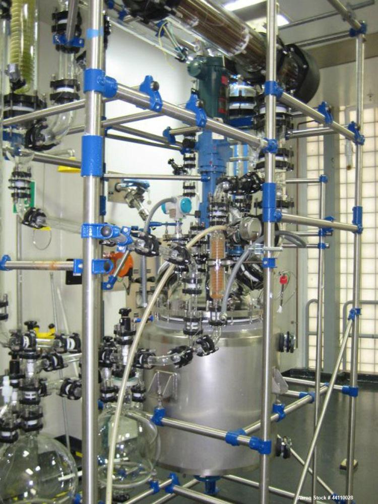 Unused- DeDietrich Glass Lined Reactor, 21 Gallon. Internal rated 15 psi & Full Vacuum at 482 degrees F, jacket rated 145 psi & Full Vacuum at 482 degrees F. Type 3009 Glass. QVF top. 304 Stainless S...