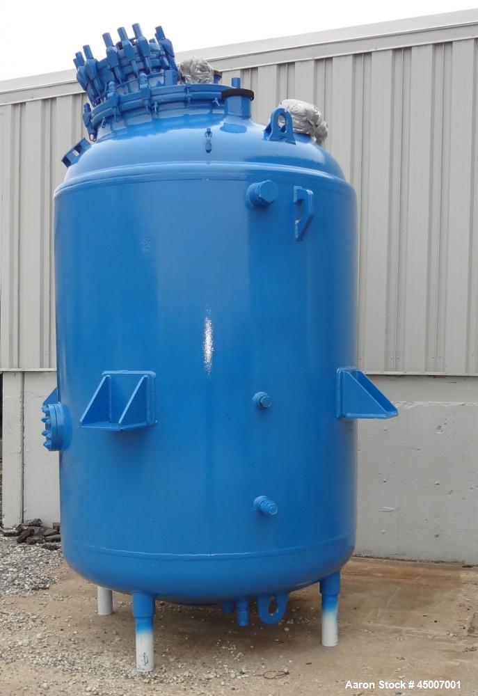 Used DeDietrich 1000 Gallon Glass Lined Reactor Body with 30" great cover and 14" x 18" oval manway with cover. Model SA-1000. Type 3008 blue glass. Approximately 60" diameter x 72" straight side. Di...