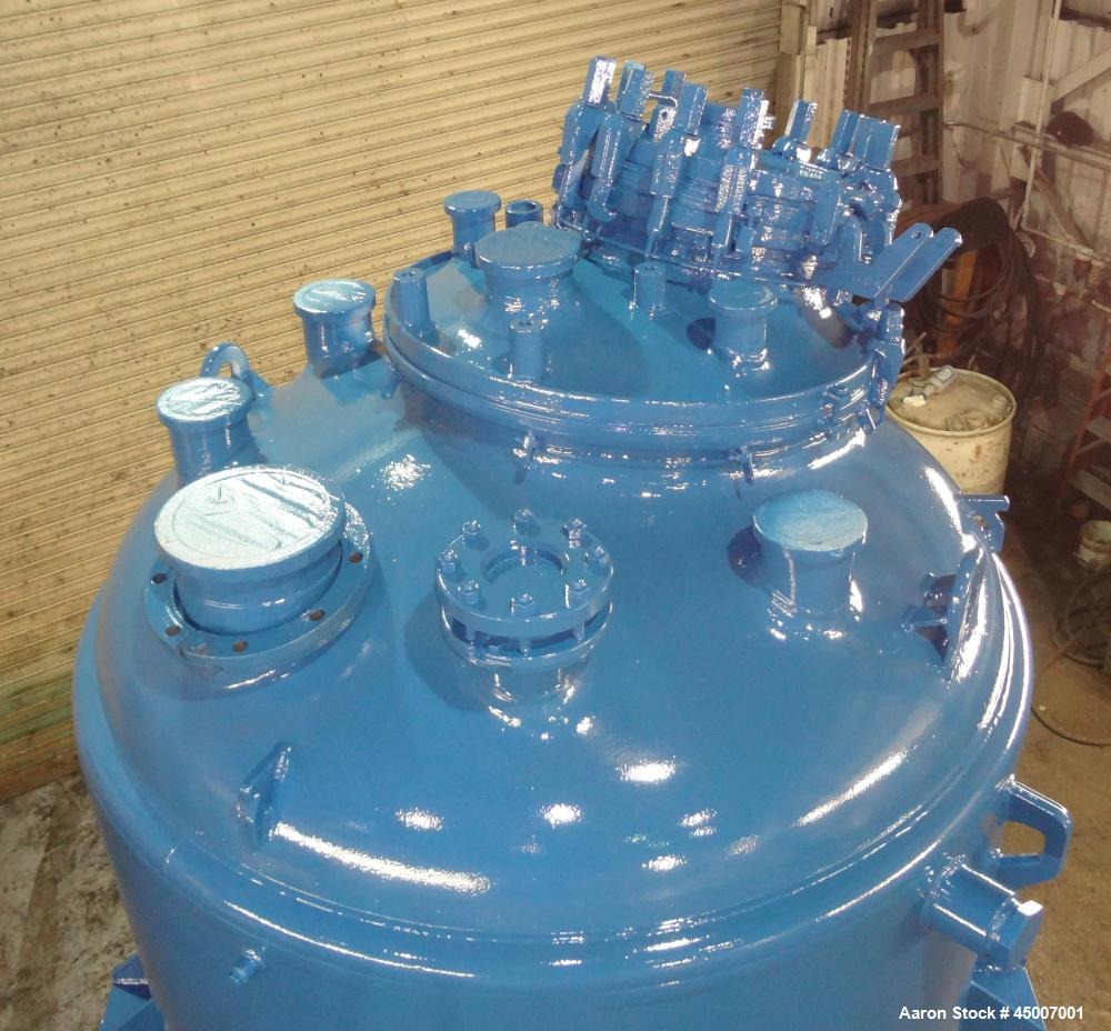 Used DeDietrich 1000 Gallon Glass Lined Reactor Body with 30" great cover and 14" x 18" oval manway with cover. Model SA-1000. Type 3008 blue glass. Approximately 60" diameter x 72" straight side. Di...
