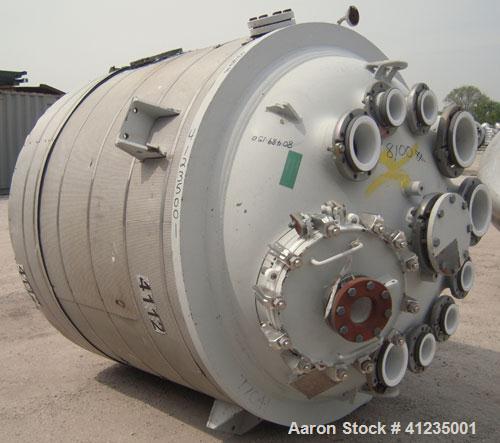 Used De Dietrich Closed Top Glass Lined Reactor Body, 750 gallon, 3009 white glass with calibration lines. Approximately 61'' diameter x 60'' straight side, dished top and bottom. Internal rated 150/...