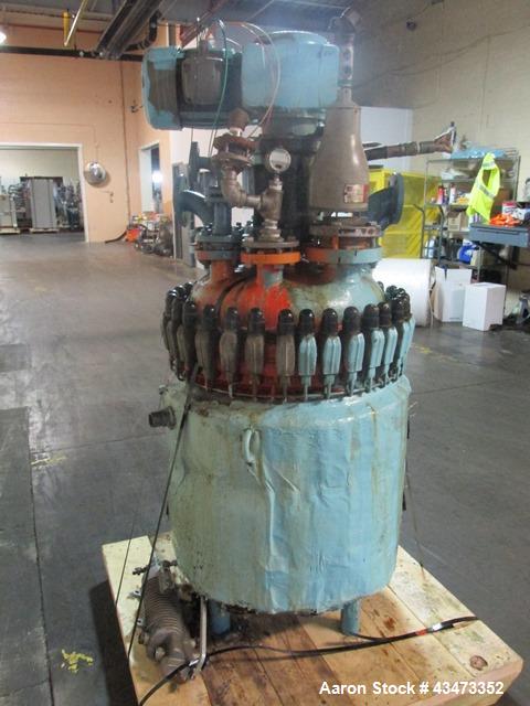 Used De Dietrich Glass Lined Reactor, 50 Gallon, 3008 Glass. Internal rated 300 psi & Full Vacuum at 400 degrees F. Jacket rated 150 psi at 400 degrees F. 2hp Lenz agitator drive with mechanical seal...