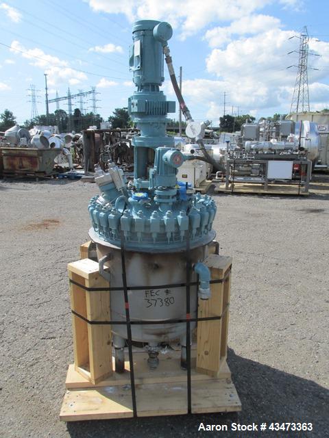Used De Dietrich Glass Lined Reactor, 50 Gallon, 3009 Glass. Internal rated 150 psi & Full Vacuum at 400 degrees F. Jacket rated 125 psi at 400 degrees F. 2hp Lenz agitator drive with mechanical seal...