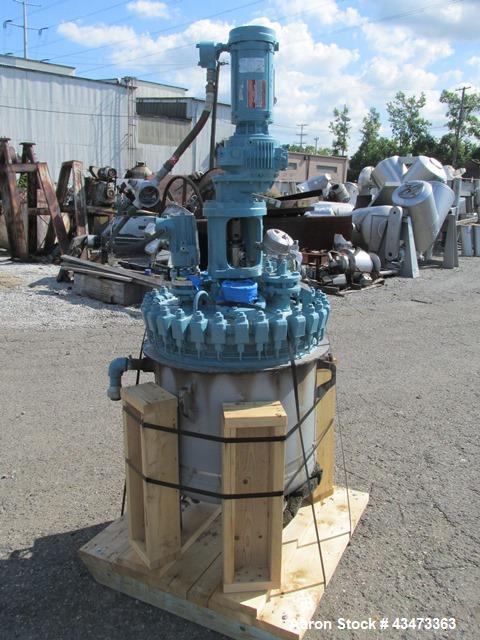 Used De Dietrich Glass Lined Reactor, 50 Gallon, 3009 Glass. Internal rated 150 psi & Full Vacuum at 400 degrees F. Jacket rated 125 psi at 400 degrees F. 2hp Lenz agitator drive with mechanical seal...