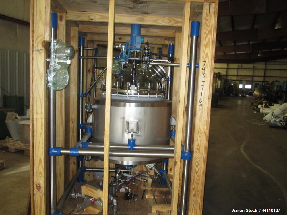 Unused- DeDietrich Glass Lined Reactor, 100 Liter (26.4 Gallon). Rated 15 psi and full vacuum at 482 F internal, jacket rated 145 psi and full vacuum at 482 F. type 3009 Glass. QVF top. 304 Stainless...