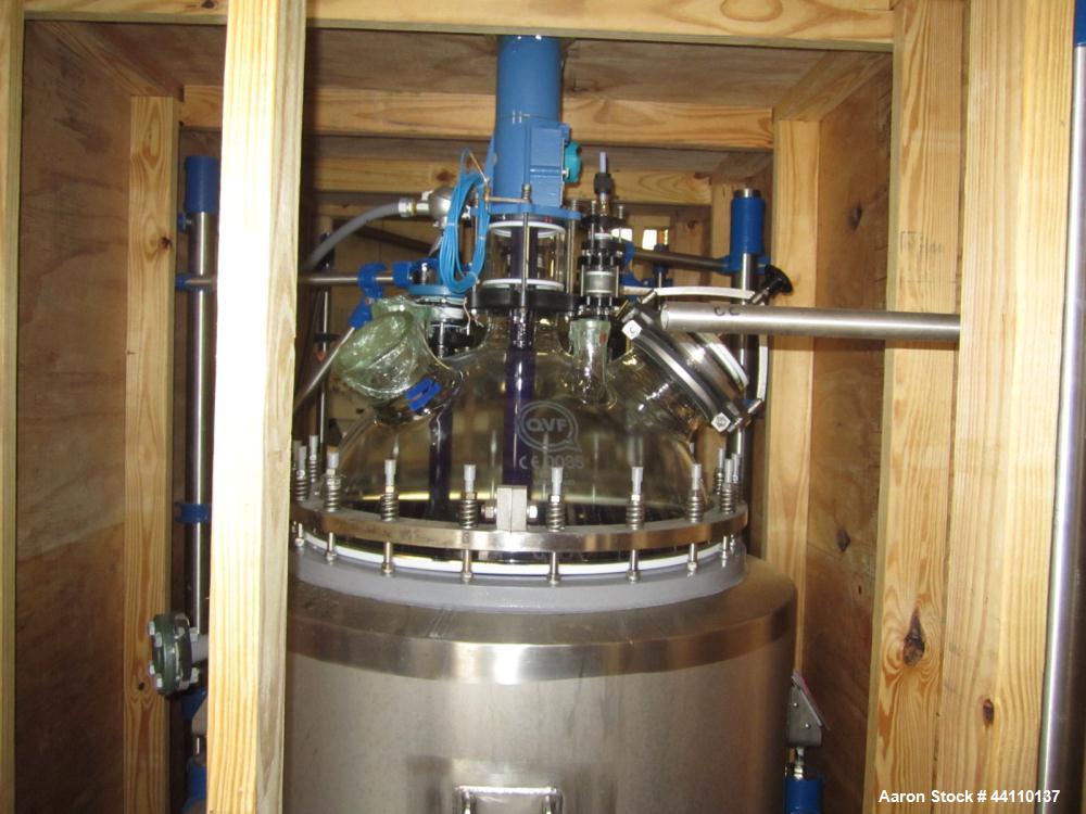 Unused- DeDietrich Glass Lined Reactor, 100 Liter (26.4 Gallon). Rated 15 psi and full vacuum at 482 F internal, jacket rated 145 psi and full vacuum at 482 F. type 3009 Glass. QVF top. 304 Stainless...