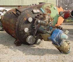 USED: Pfaudler 1000 gallon glass lined reactor. 60" x 72" straightside. Internal rating 100 psi/FV @ 450 deg F. Jacket rated 90 psi @350 deg F. Complete with a 5035 SRW drive system, 18:1 overall rat...