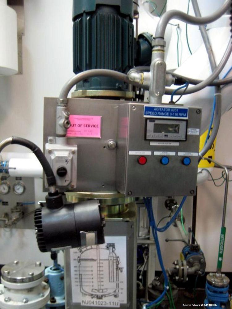 Used Pfaudler Glass Lined Reactor, 200 Gallon. Internal rated 100 psi & Full Vacuum at 450 degrees F, jacket rated 120 psi & Full Vacuum at 450 degrees F.Type 9119 Dark Blue Glass.Bolted top. 316L St...