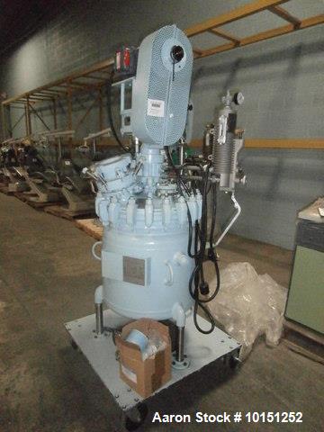 Used- Pfaudler, Glass Lined Reactor Vessel (Approximately 30 Gallon). Rated 150 psi/full vacuum at 450f internal maximum wor...