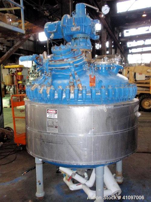 Used Pfaudler Glass Lined Reactor, 300 Gallon, 5015 Blue Glass, Vertical. Internal rated 25 psi and full vacuum at 450 deg F, carbon steel jacket rated 95 psi and full vacuum at 350 deg F. 4DTW Pfaud...