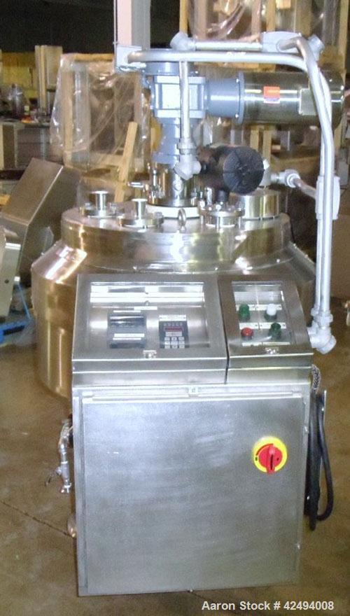 Used- Pfaudler Glass Lined Reactor, 15 Gallon. Flat top, coned bottom. Internal rated 100 PSI & FV at 450 Degrees F, stainle...