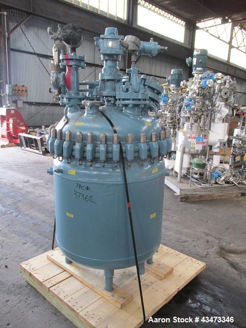 Used Pfaudler Glass Lined Reactor, 100 Gallon, 5019 Glass. Internal rated 100 psi & Full Vacuum at 450 degrees F. Jacket rated 90 psi at 350 degrees F. 2.5 DTW Pfaulder agitator drive with mechanical...