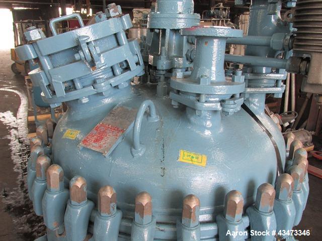 Used Pfaudler Glass Lined Reactor, 100 Gallon, 5019 Glass. Internal rated 100 psi & Full Vacuum at 450 degrees F. Jacket rated 90 psi at 350 degrees F. 2.5 DTW Pfaulder agitator drive with mechanical...