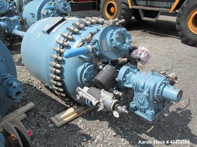 Used Pfaudler Glass Lined Reactor, 200 Gallon, 5019 Glass. Internal rated 100 psi & Full Vacuum at 450 degrees F. Jacket rated 90 psi at 350 degrees F. 4 DTW Pfaudler agitator drive with mechanical s...