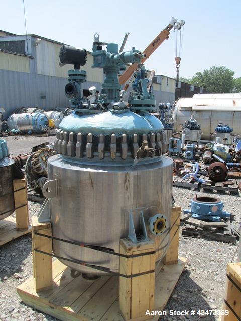 Used Pfaudler Glass Lined Reactor, 100 Gallon. Internal rated 150 psi & Full Vacuum at 450 degrees F, vessel top rated 100 psi & Full Vacuum at 450 degrees F. Jacket rated 150 psi at 520 degrees F. 2...