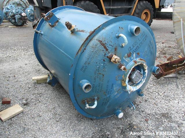 Pfaudler Glass Lined Reactor, 500 Gallon. Internal rated 100 psi & Full Vacuum at 450 degrees F. Jacket rated 100 psi at 450 degrees F. 10hp 4DTW Pfaudler agitator drive with mechanical seal, 230/460...