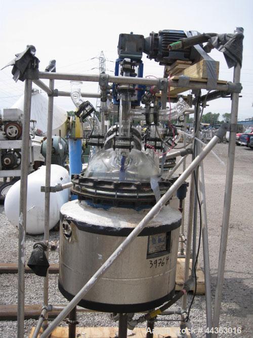 Used Pfaudler glass lined Kilo reactor, 20 gallon glass lined body approximately 18" diameter x 16" straight side, dish bottom, QVF borosilicate glass top, rated 35 psi at 500 f internal, jacketed fo...