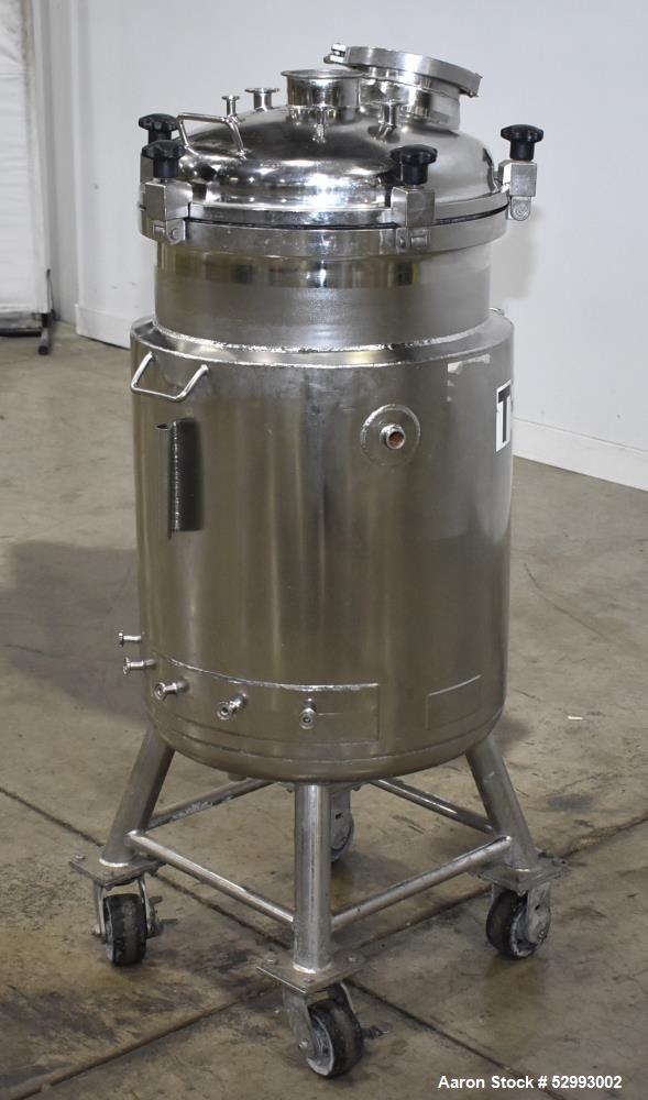 Used Alloy Products 30 Gallon Pressure Vessel / Mix Tank, Stainless Steel, Vertical. Approximate 18" diameter x 28" straight side. Hinge dished top, dished bottom. Internal rated 50 psi at -20 to 200...