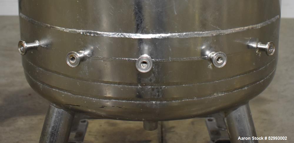 Used Alloy Products 30 Gallon Pressure Vessel / Mix Tank, Stainless Steel, Vertical. Approximate 18" diameter x 28" straight side. Hinge dished top, dished bottom. Internal rated 50 psi at -20 to 200...