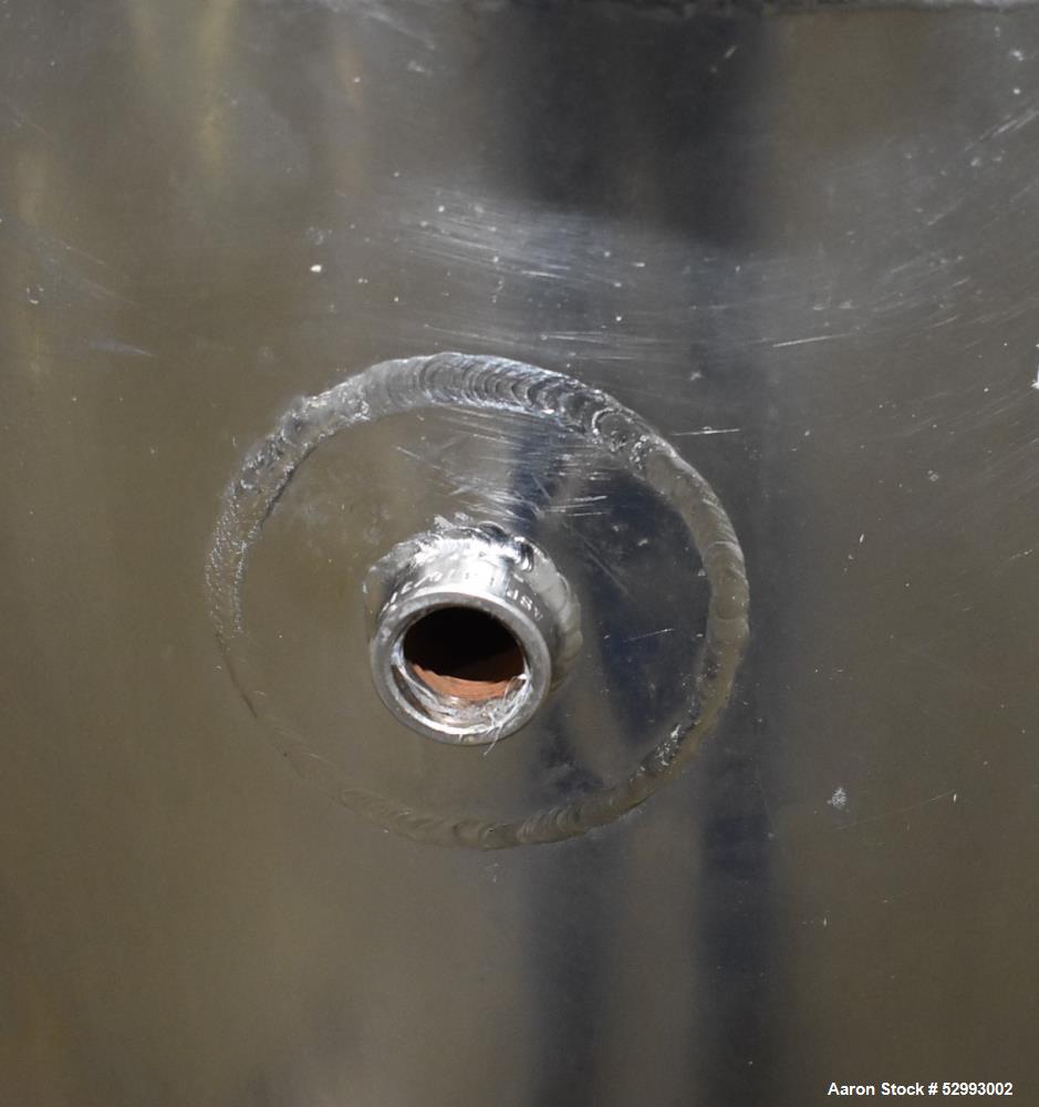 Used Alloy Products 30 Gallon Pressure Vessel / Mix Tank, Stainless Steel, Vertical. Approximate 18" diameter x 28" straight side. Hinge dished top, dished bottom. Internal rated 50 psi at -20 to 200...