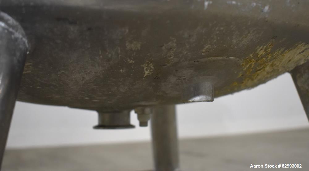Used Alloy Products 30 Gallon Pressure Vessel / Mix Tank, Stainless Steel, Vertical. Approximate 18" diameter x 28" straight side. Hinge dished top, dished bottom. Internal rated 50 psi at -20 to 200...