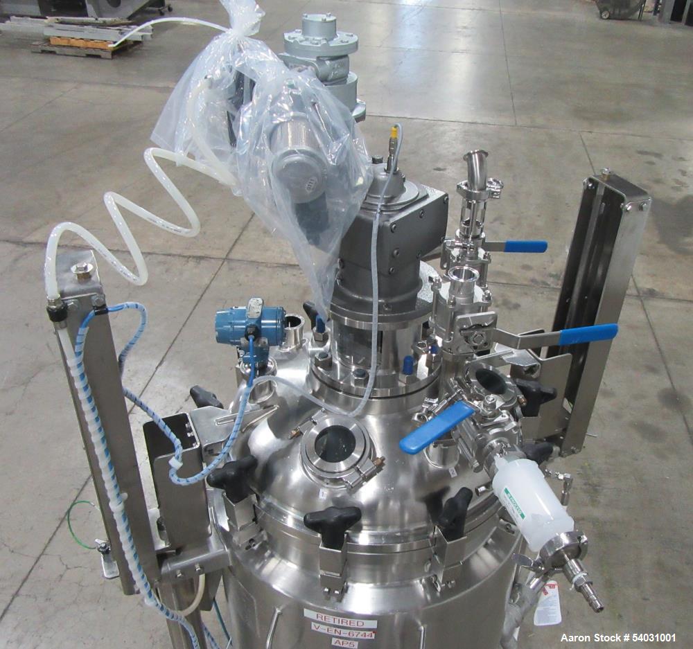 Buy Used Apache Stainless Agitated Reactor – 200 Liter, 316/304 SS, Vertical