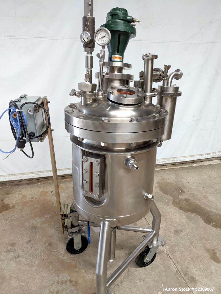 Used B and G Machine Reactor, Approximate 15 Gallon, 316L Stainless Steel, Vertical. Approximate 14" diameter x 19" straight side. Dished bolt-on top, dished bottom. Internal rated 145 psi/FV at -20 ...
